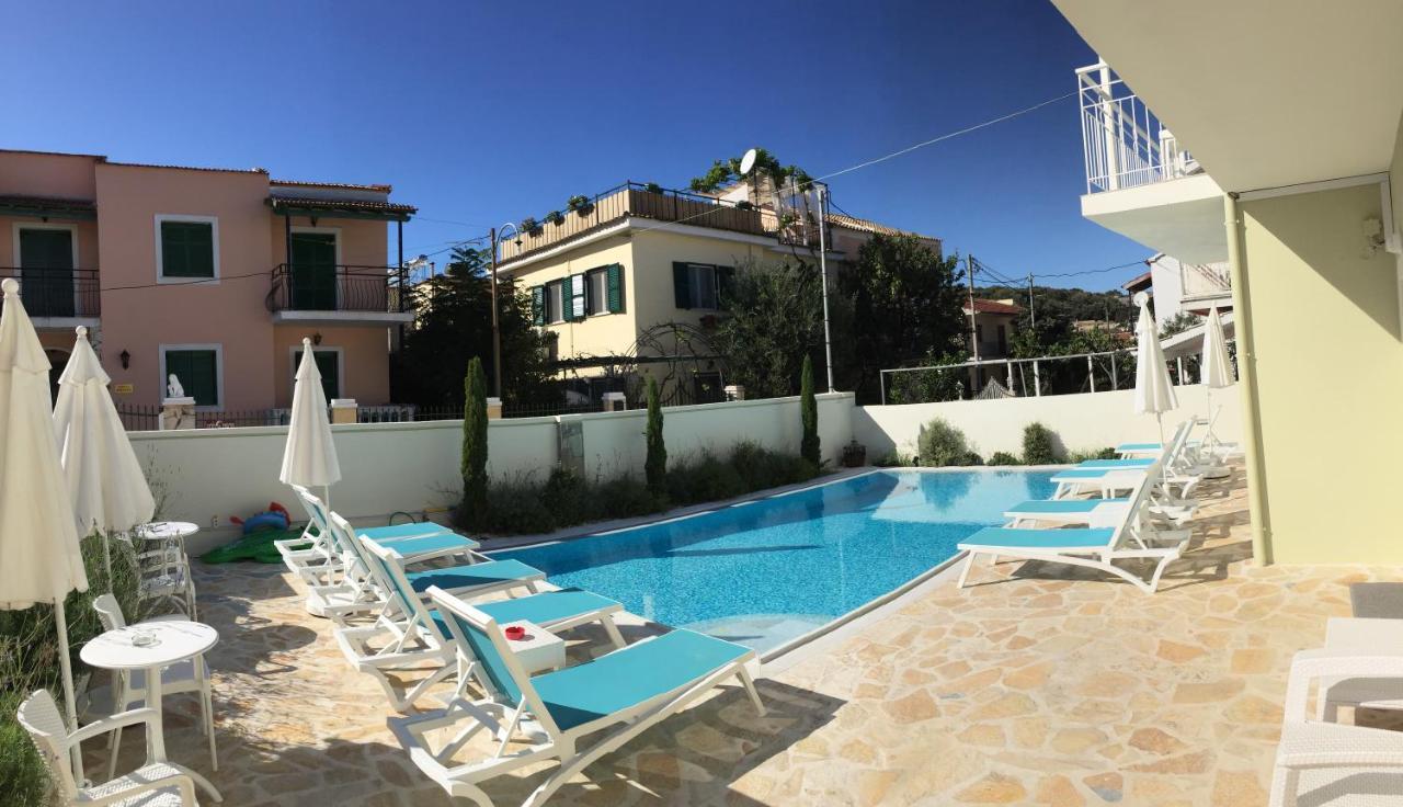 The Central Suites Kassiopi Dış mekan fotoğraf