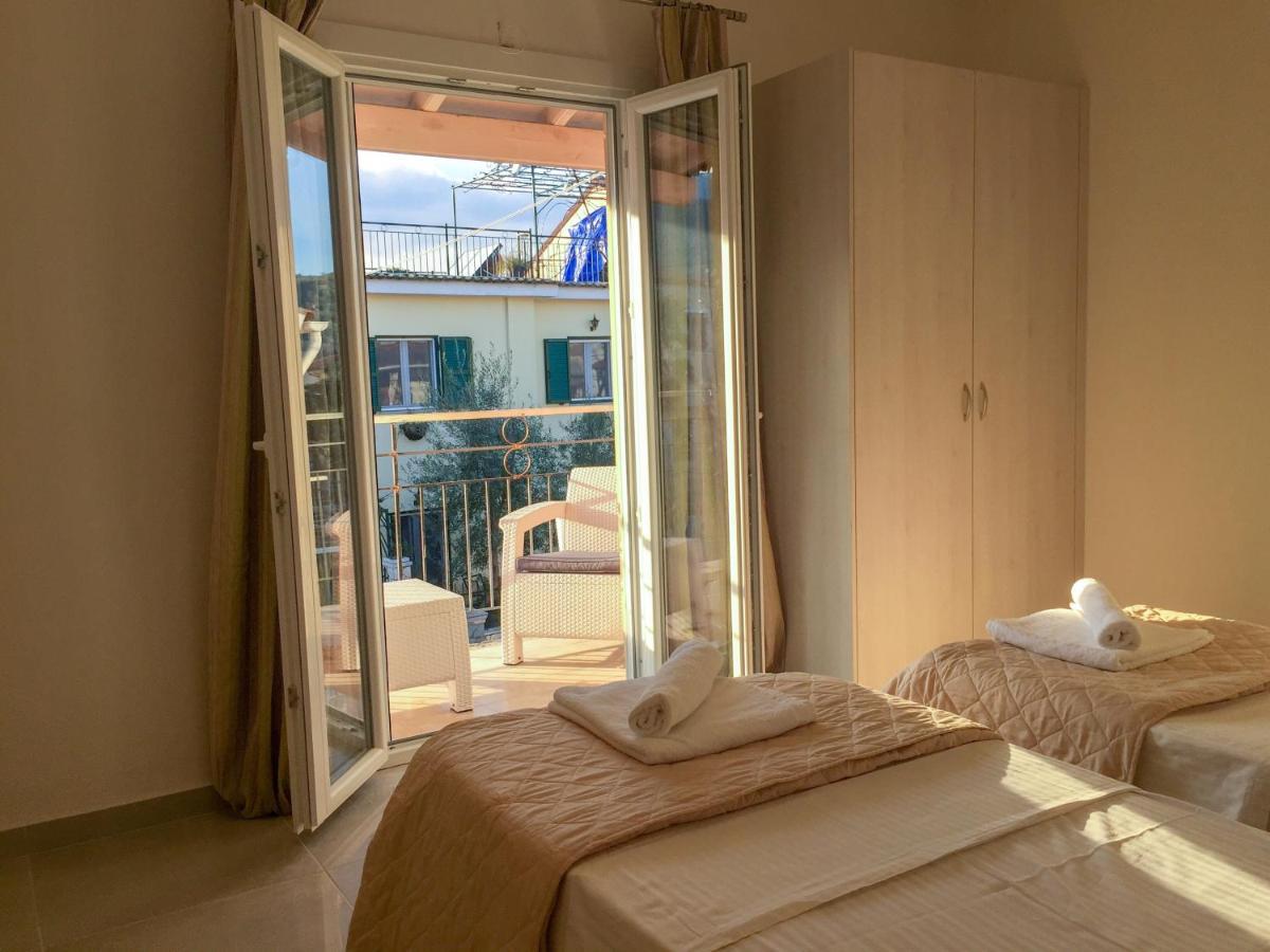 The Central Suites Kassiopi Dış mekan fotoğraf