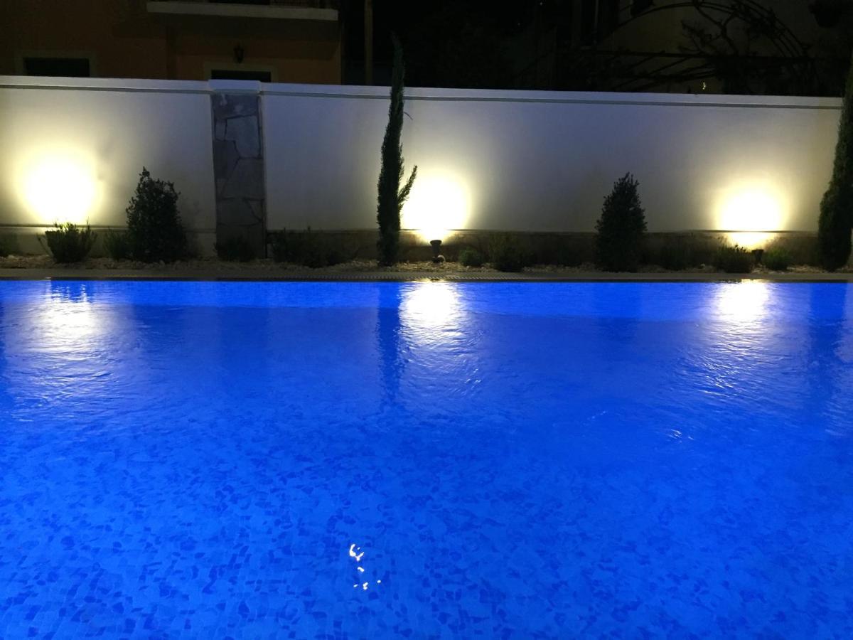 The Central Suites Kassiopi Dış mekan fotoğraf